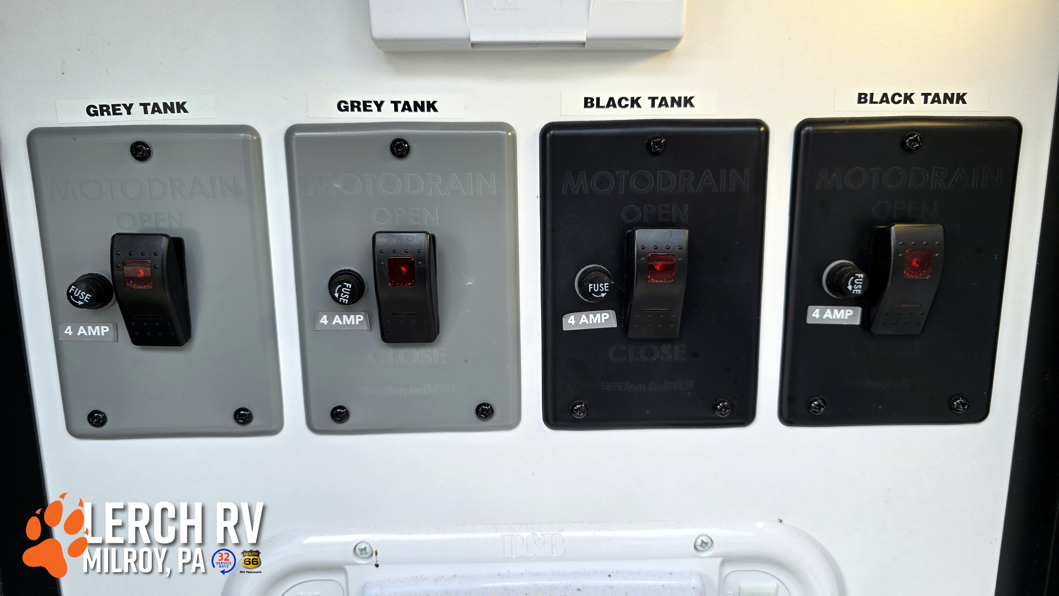 2025 Alliance RV Paradigm 395DS - Image 7