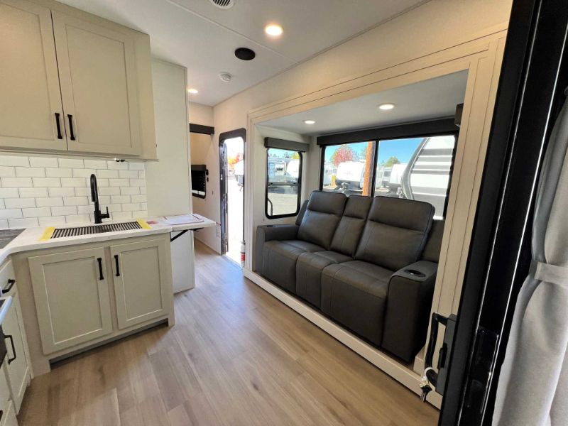 2026 Grand Design Momentum G-Class 29GS - Image 25