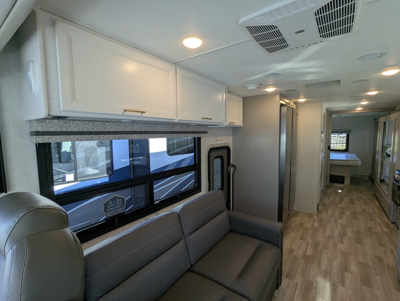 2026 Thor Motor Coach Windsport 35J - Image 15