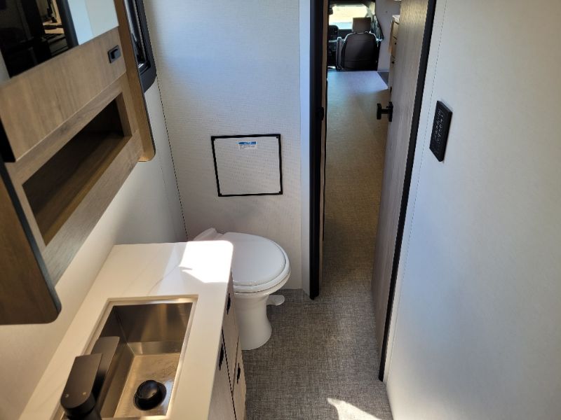 2026 Grand Design Lineage Series F 31ZW - Image 15