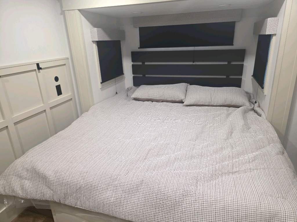 2027 GRAND DESIGN SOLITUDE 310GK - Image 17