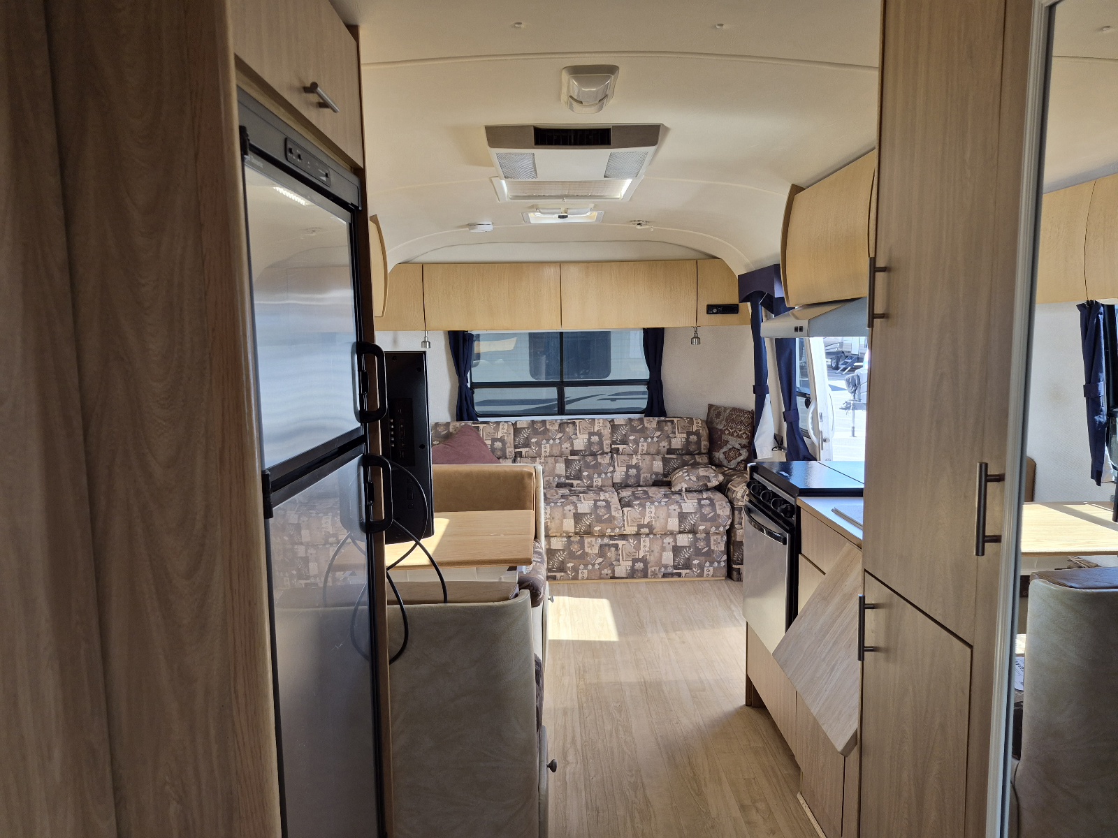 2006 Airstream Safari 25SS - Image 35