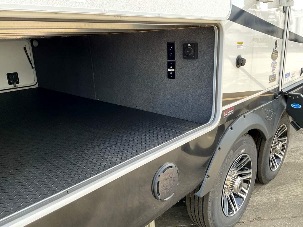 2025 JAYCO PINNACLE 38 FLGS - Image 35