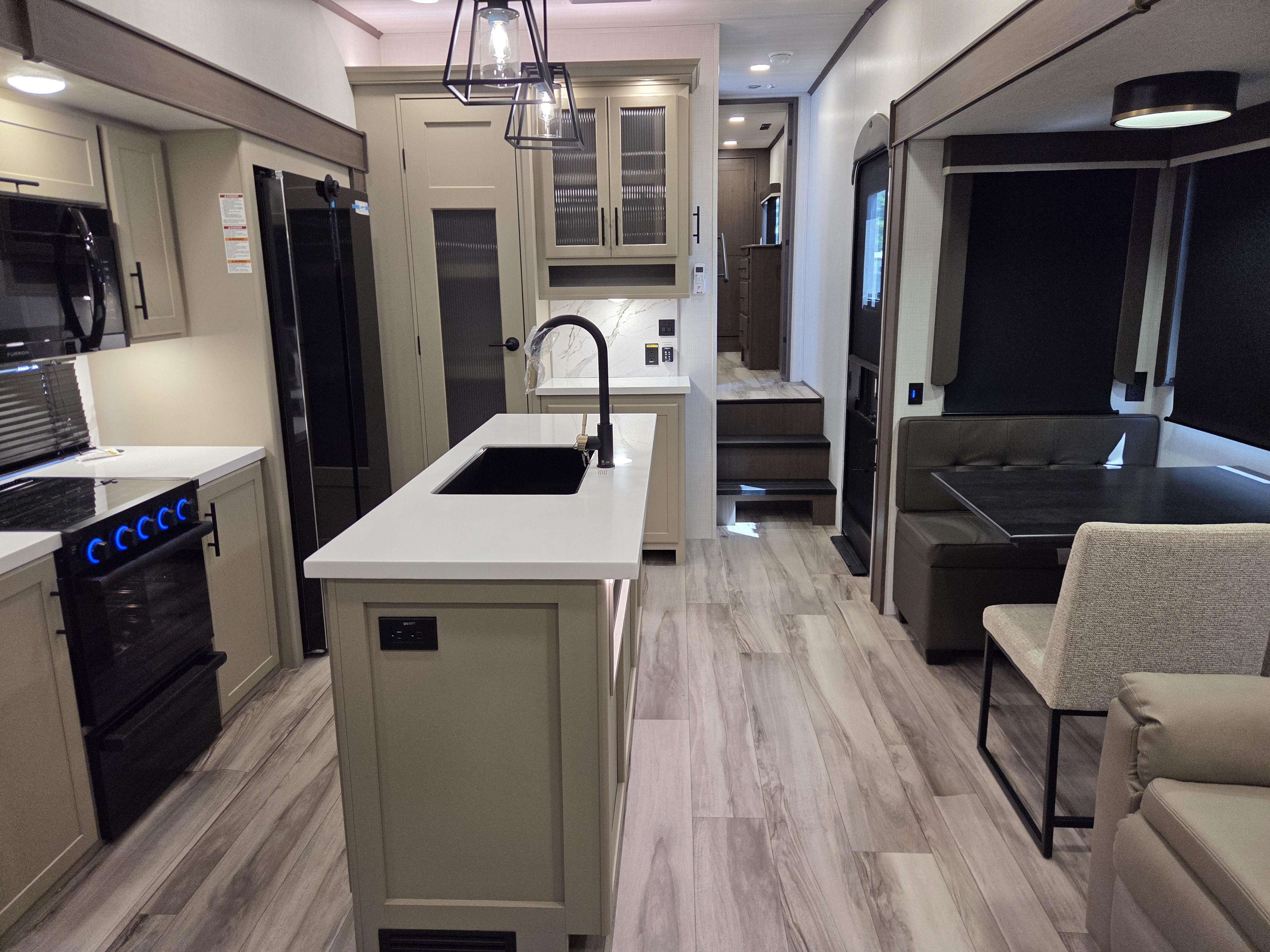 2027 Keystone Cougar 316RLS - Image 15