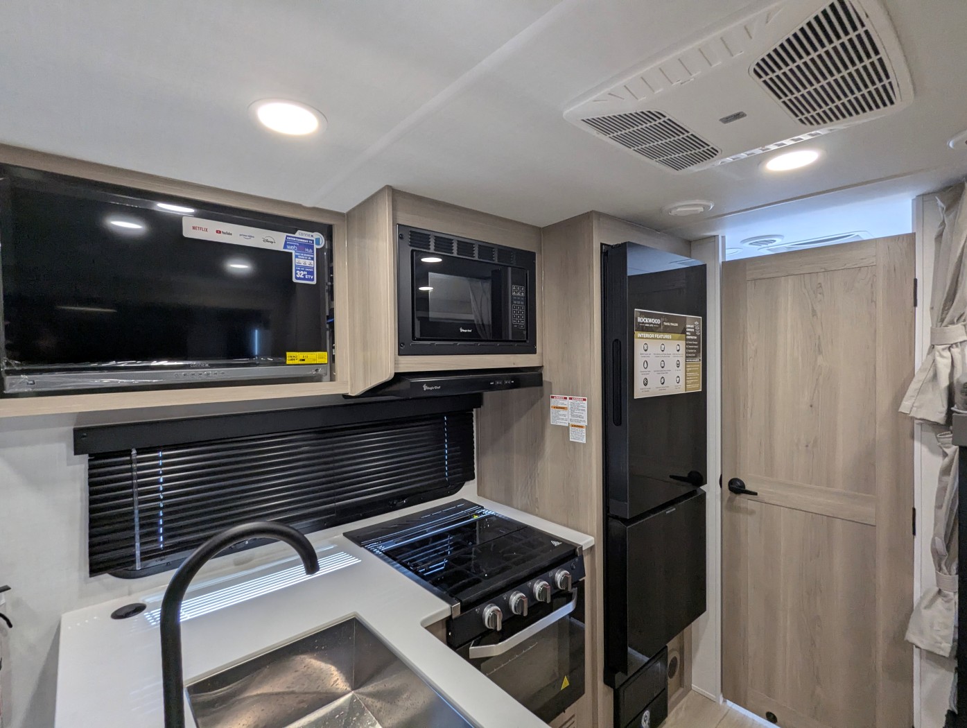 2026 Forest River Rockwood Mini Lite 2520BH - Image 23