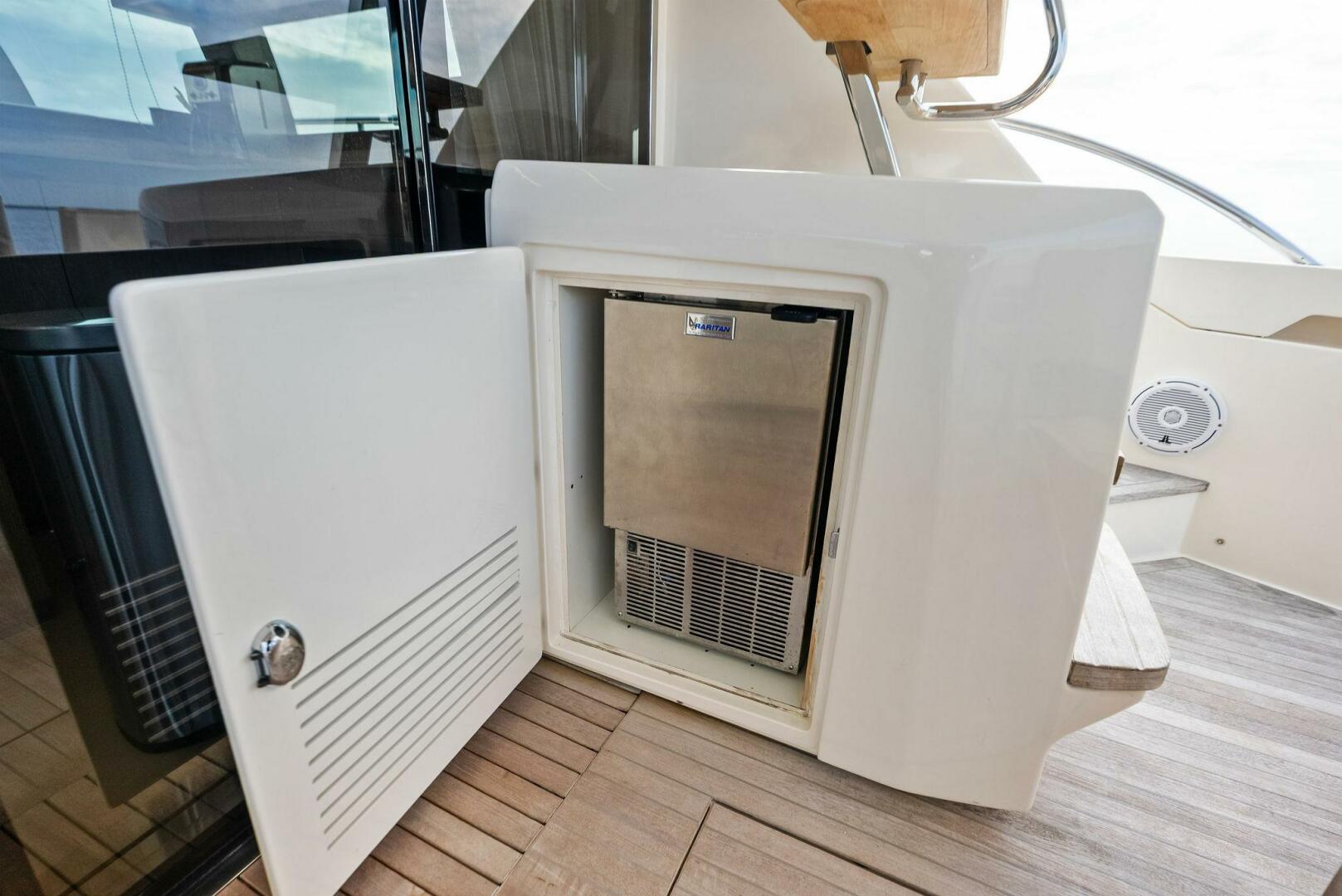 2018 Ferretti Yachts 800 - Image 13