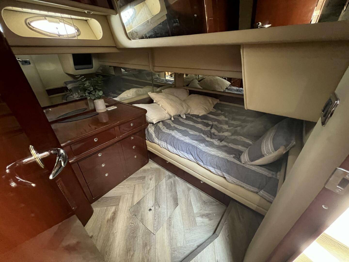 2002 Sea Ray 560 Sedan Cruiser - Image 41