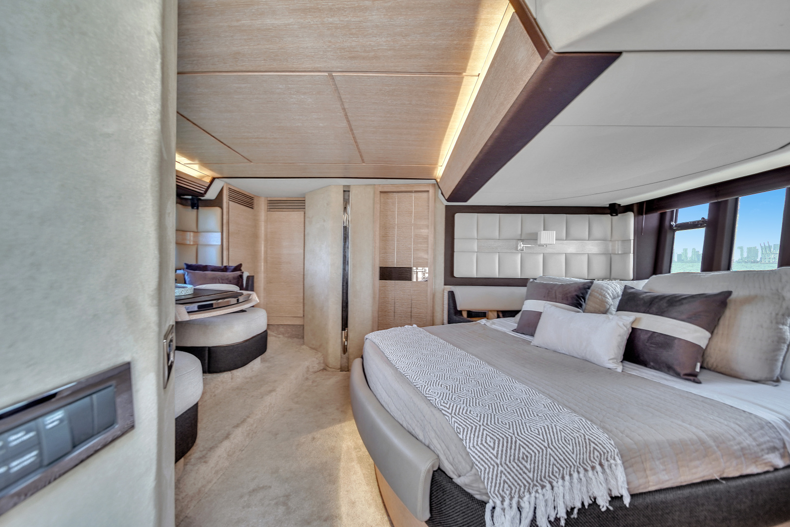 2012 Azimut 64 FLY - Image 77