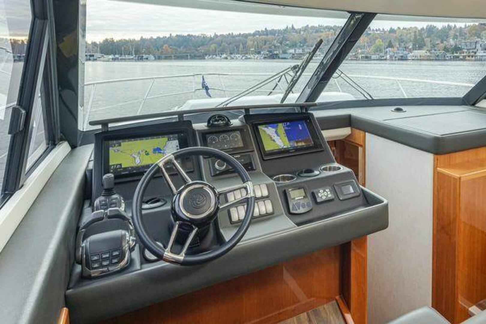 2019 Riviera 395 SUV - Image 12