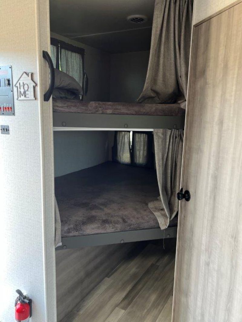 2022 Winnebago Voyage V3033BH - Image 12