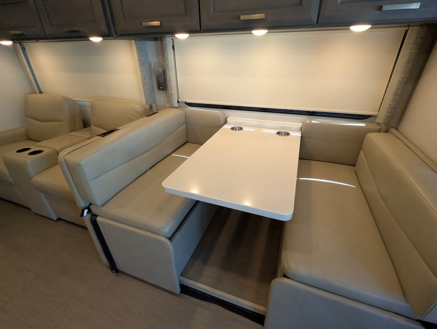2023 Thor Motor Coach Palazzo 37.5 - Image 22