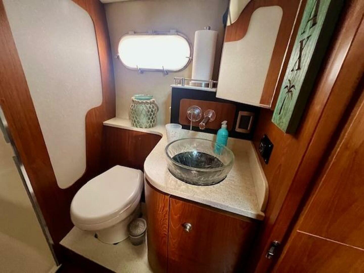 2007 Tiara Yachts 3900 Sovran - Image 23