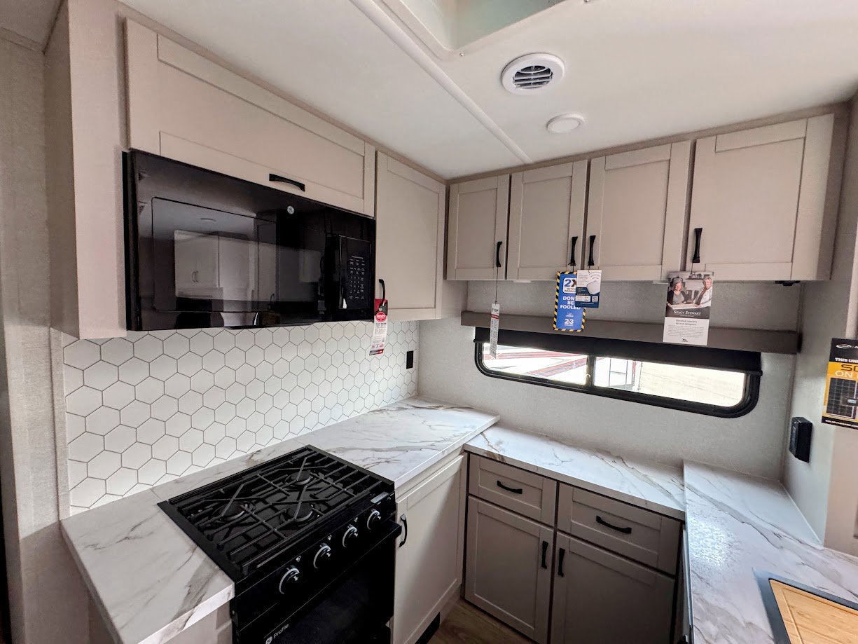 2026 JAYCO SEISMIC 413 - Image 27