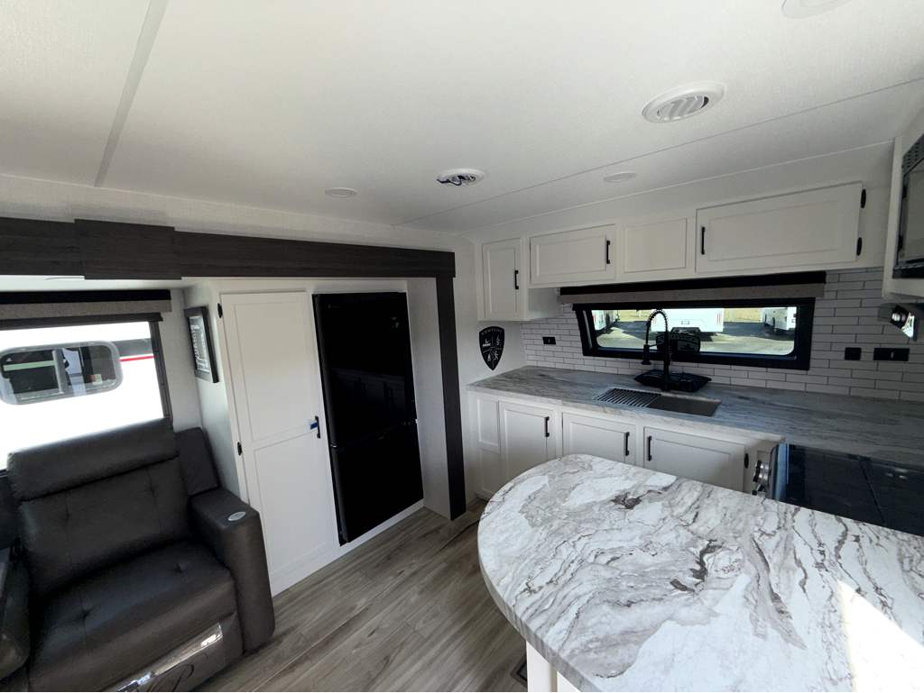 2026 VENTURE RV STRATUS 262VFK - Image 10