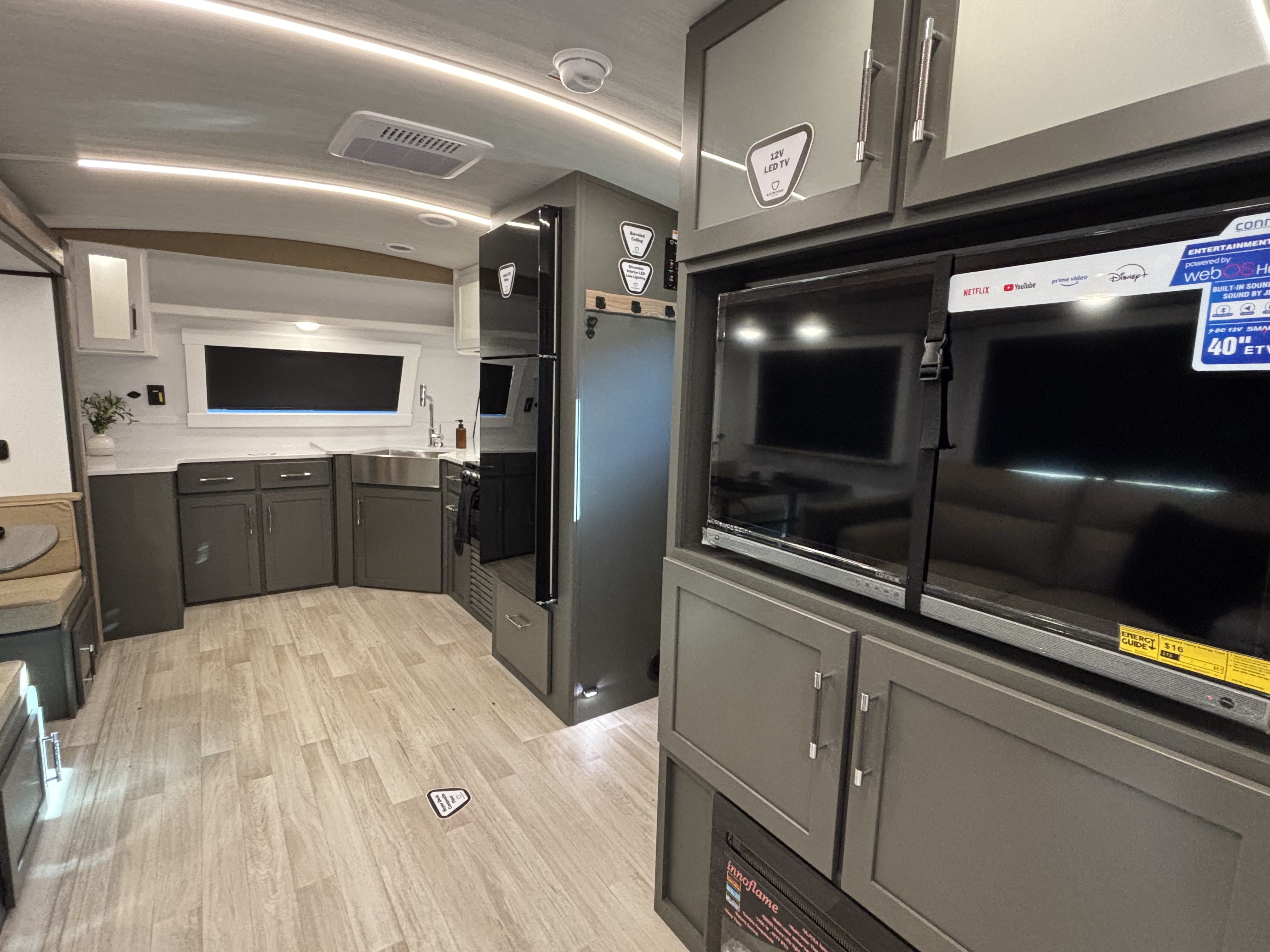 2026 Keystone Bullet Premium 265FKS - Image 17