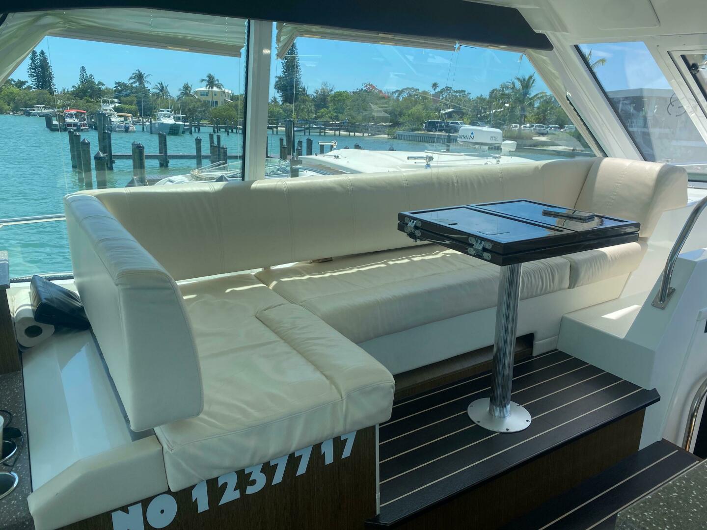 2012 Cruisers Yachts 48 Cantius - Image 3
