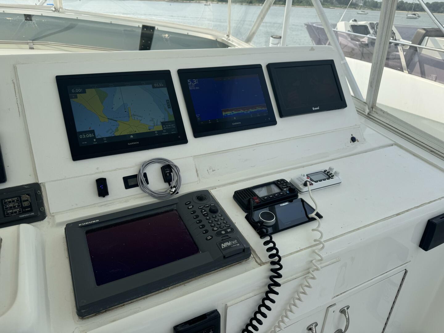 1994 Hatteras 54 Yacht - Image 17