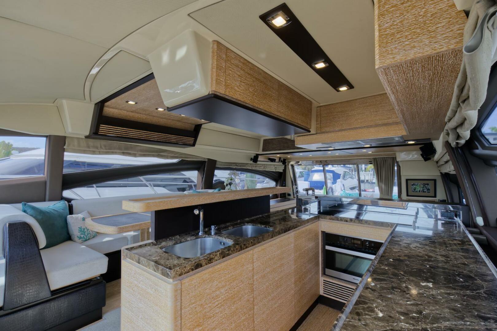 2015 Azimut 64 Flybridge - Image 29