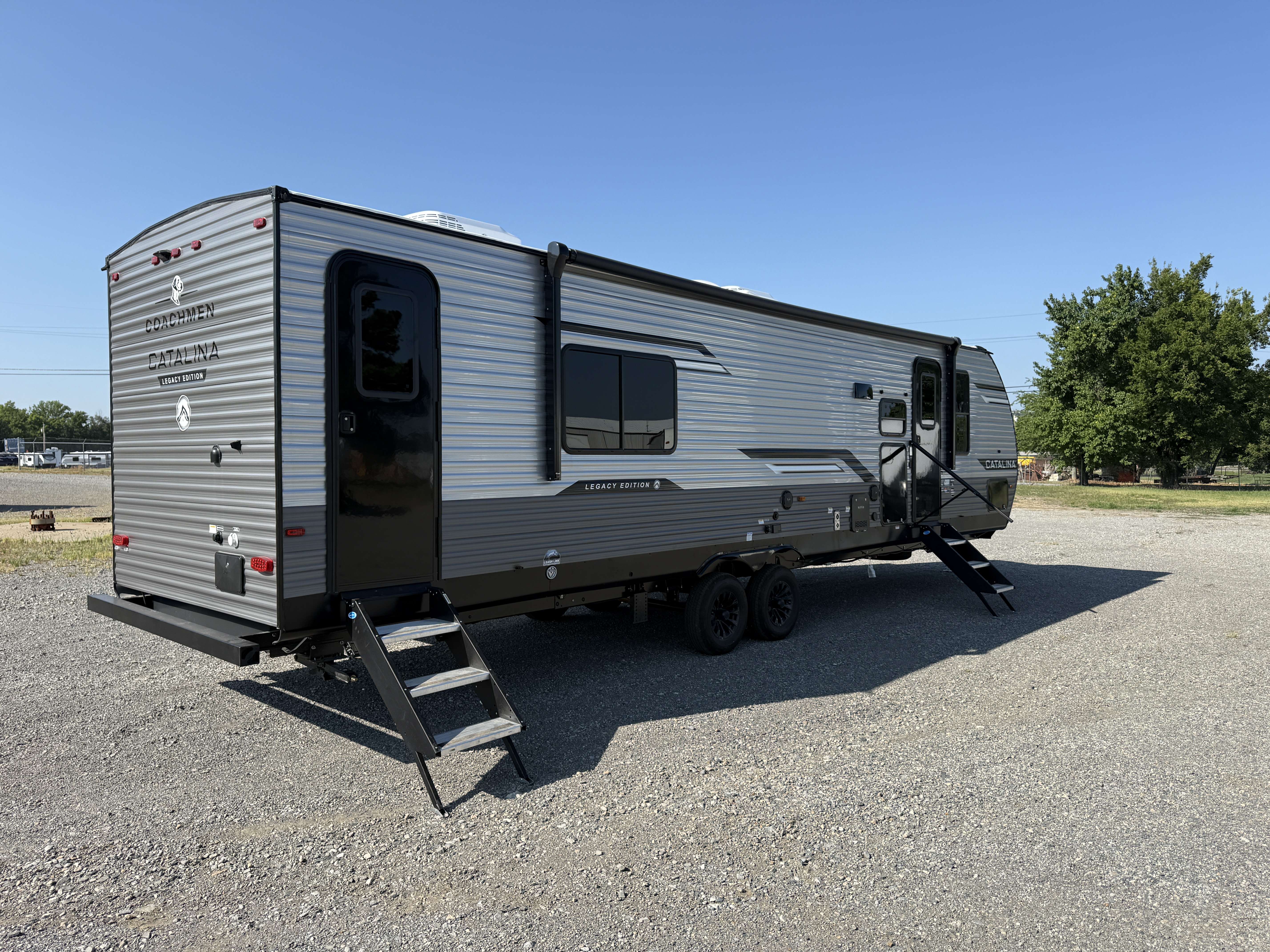 2027 Coachmen Catalina Legacy Edition 333DBDSCK - Image 7