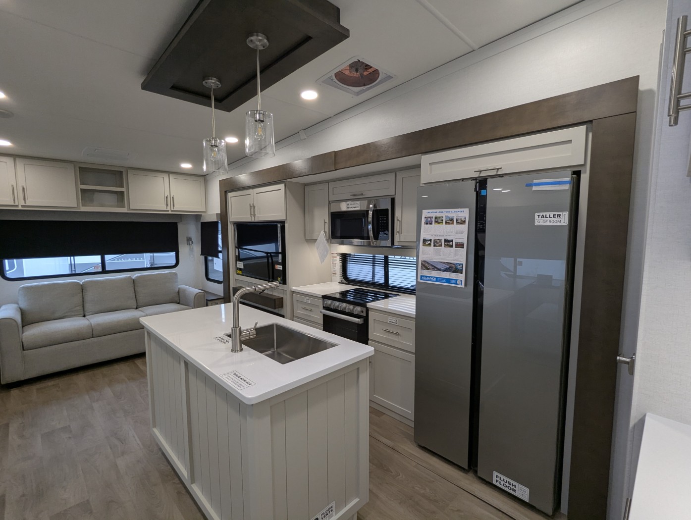 2027 Alliance RV Avenue 32RLS - Image 21