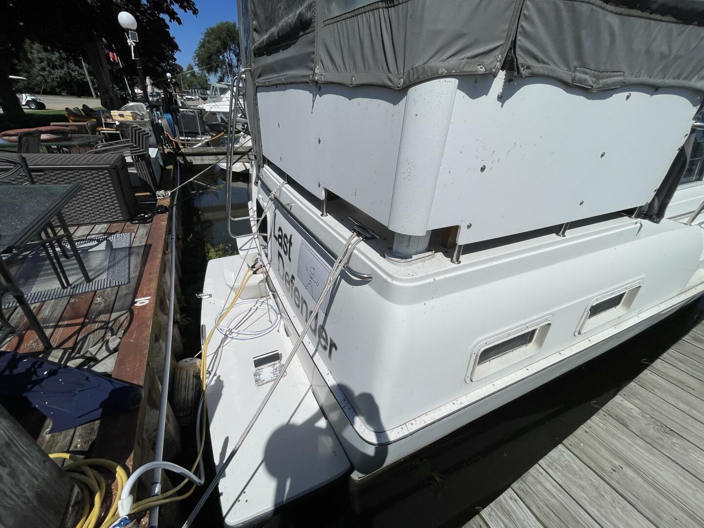 1994 Silverton 34 Motor Yacht - Image 3