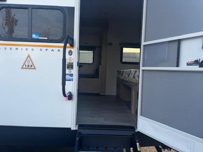 2026 Ember RV E-Series 19ETS - Image 6