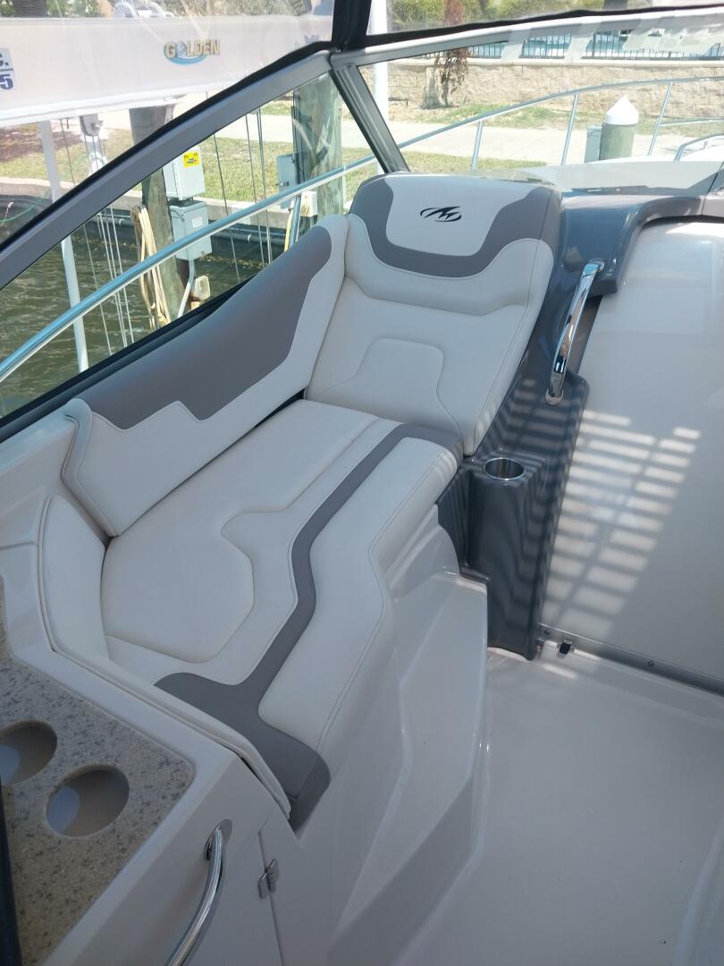 2011 Monterey 340 Sport Yacht - Image 4