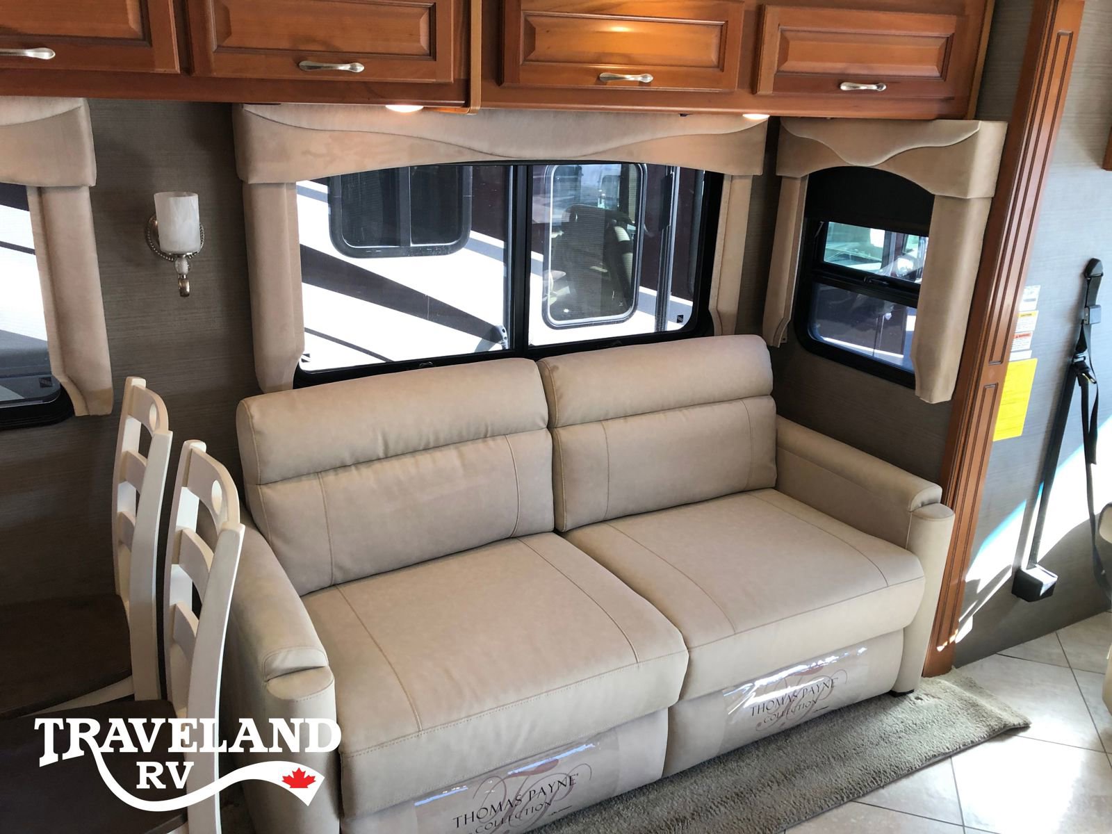 2016 Fleetwood Bounder 34T - Image 13