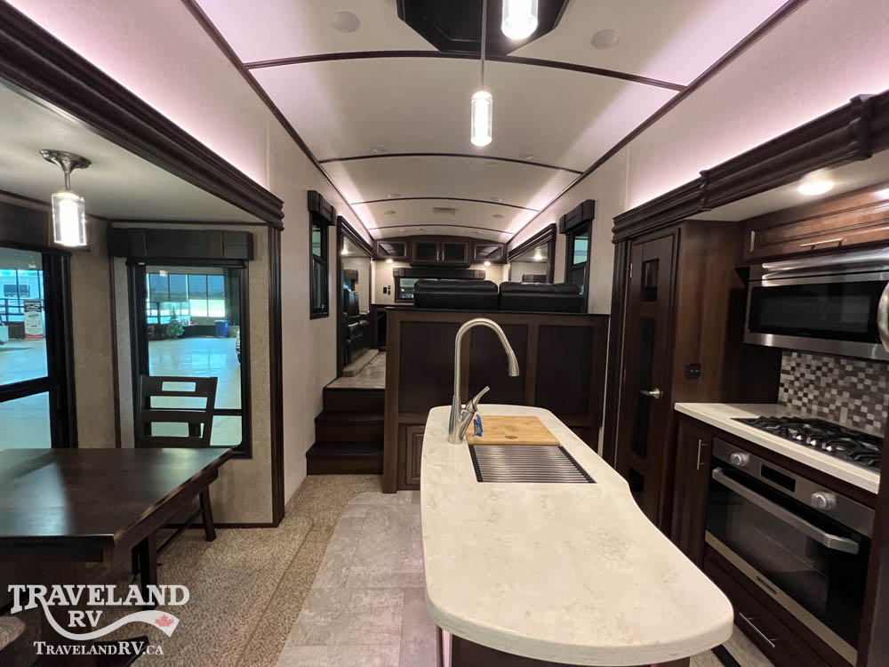 2018 JAYCO NORTH POINT 317RLOK - Image 2