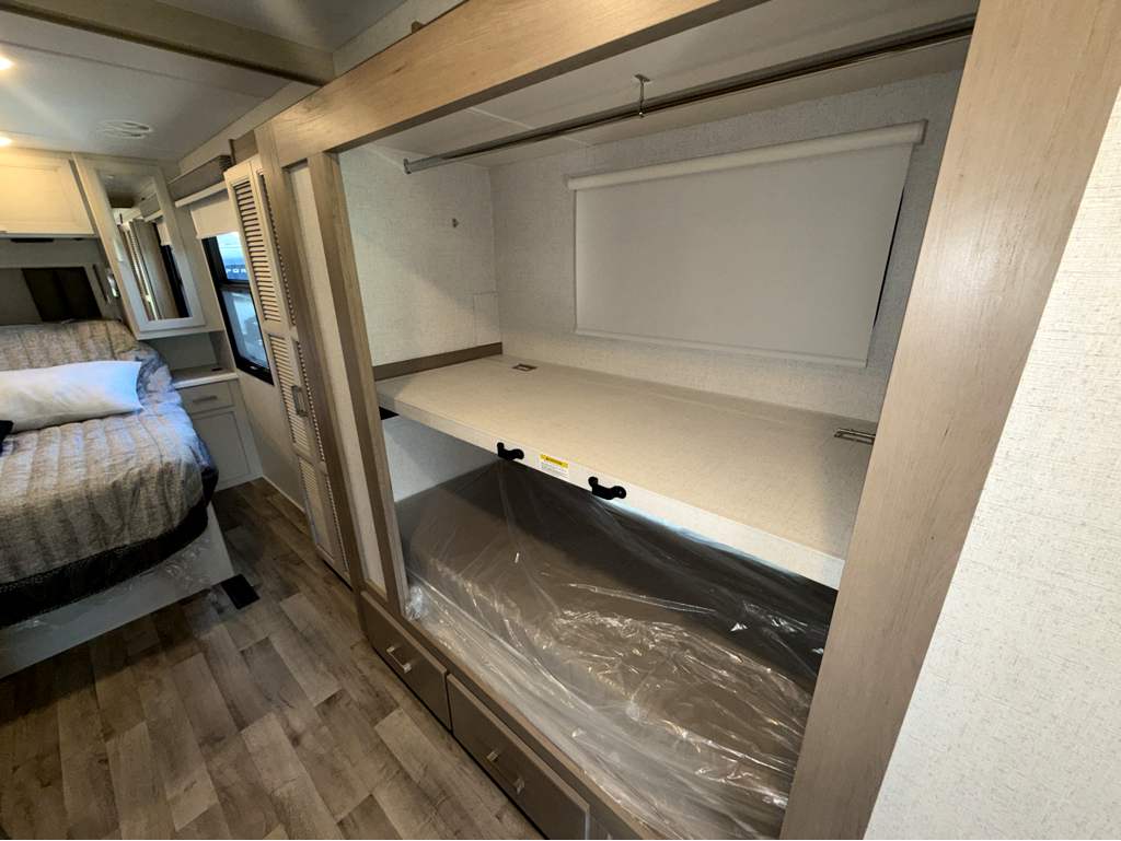 2026 THOR MOTOR COACH PALAZZO 33.5 - Image 21
