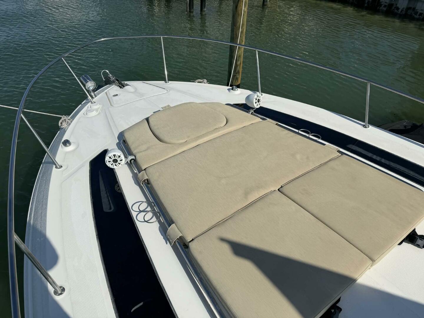 2016 Sea Ray 350 Sundancer - Image 21