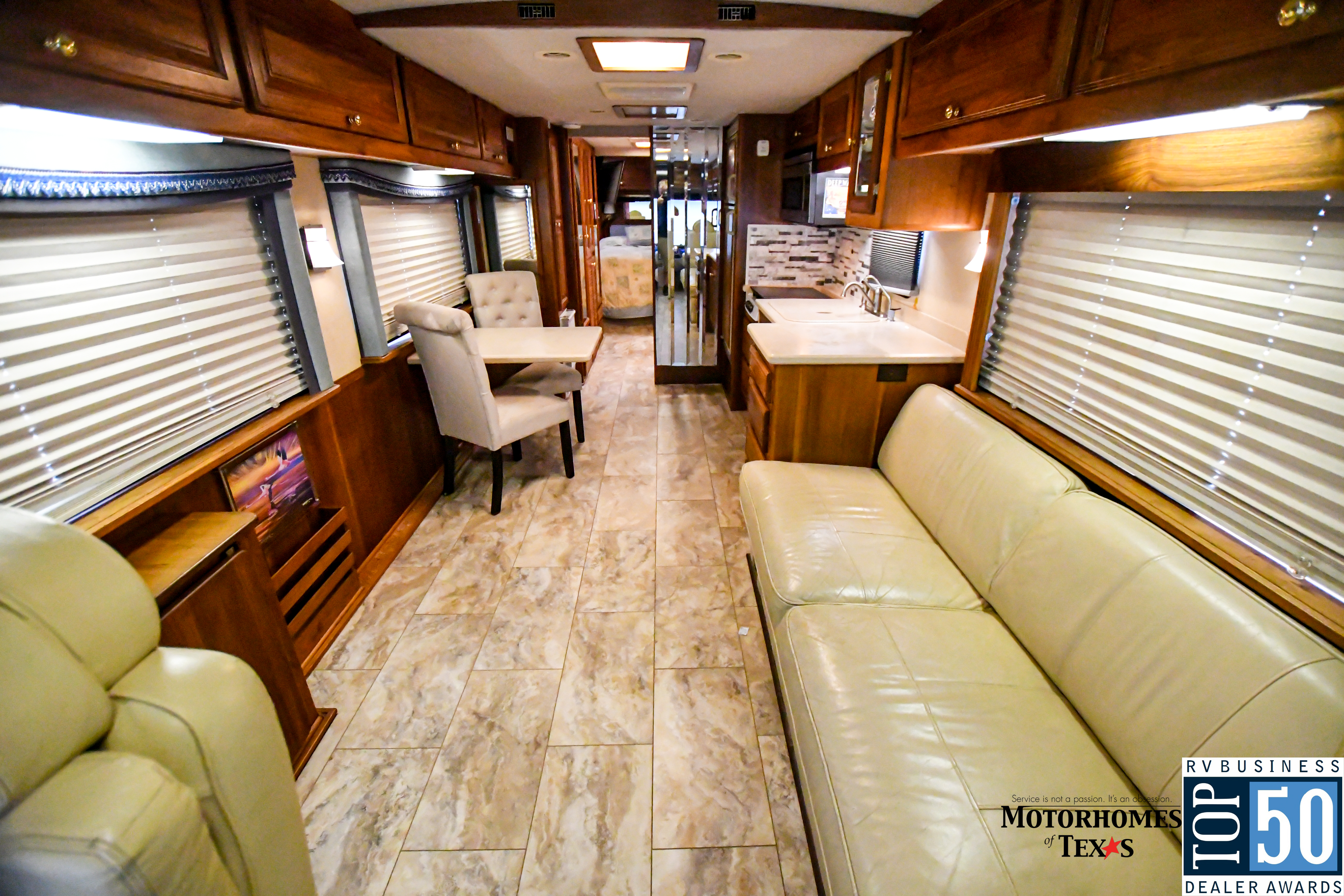 2001 Foretravel U270