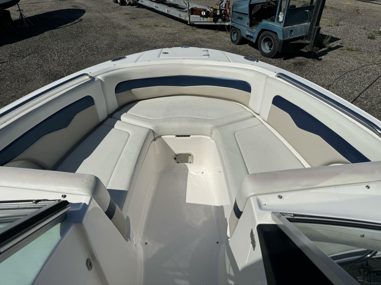 2014 Chaparral 246 SSI - Image 13