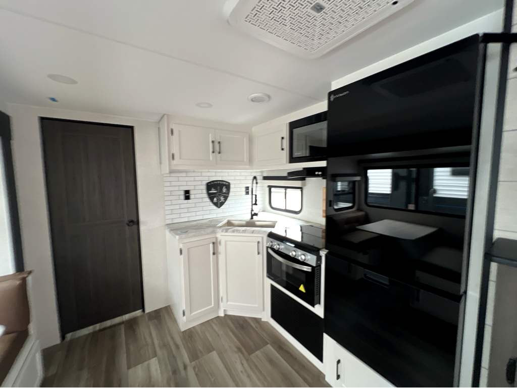 2026 VENTURE RV STRATUS 261VRB - Image 12