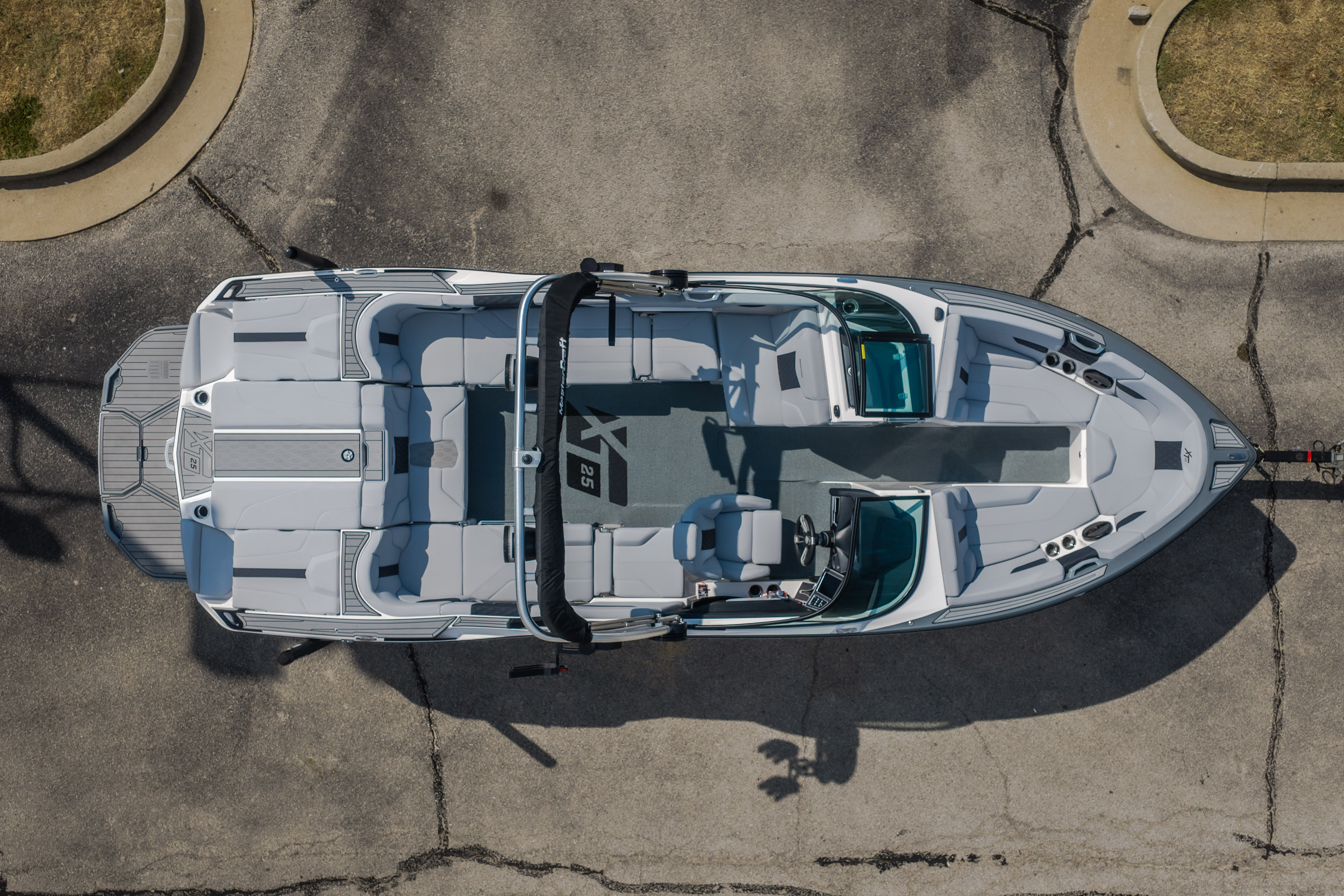 2024 MasterCraft XT25 - Image 3