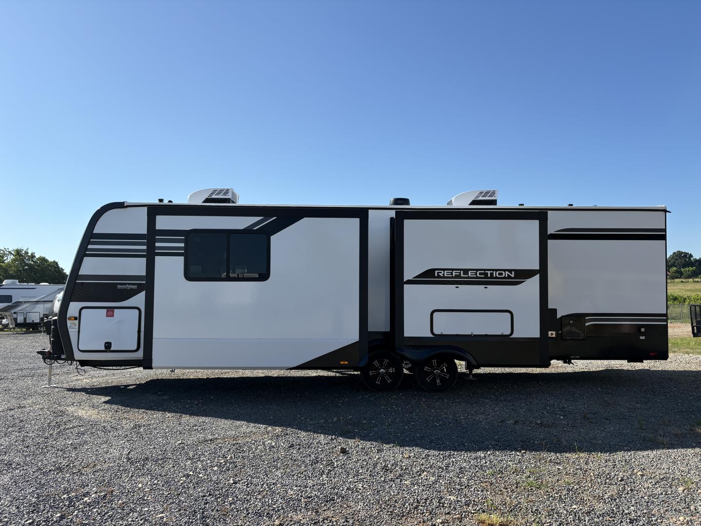 2026 Grand Design Reflection Travel Trailer 322FKTS - Image 5