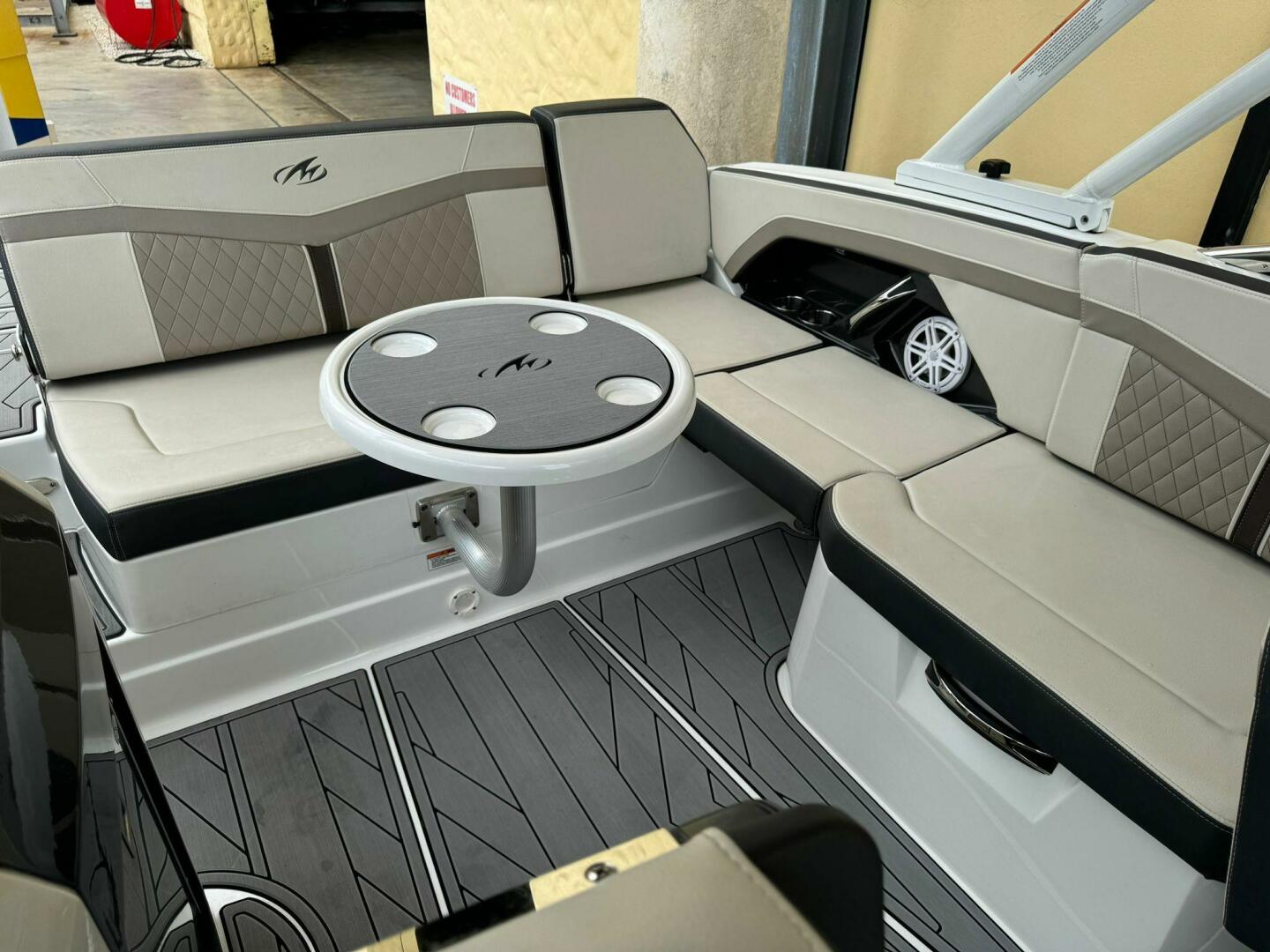 2022 Monterey 278SS - Image 29