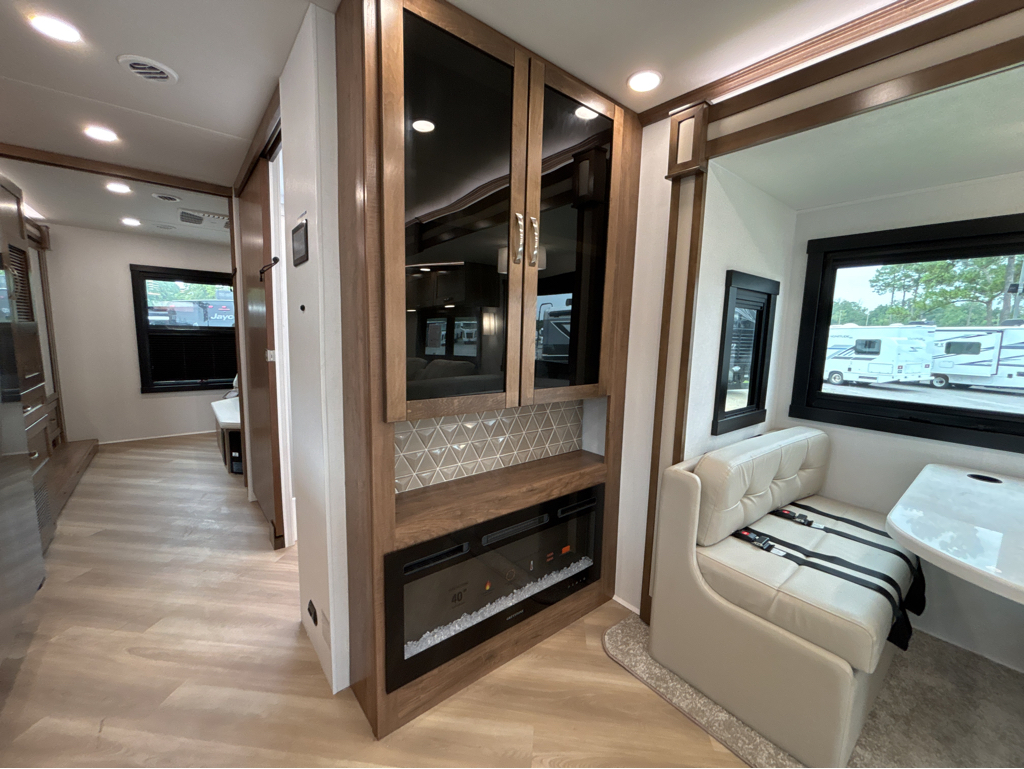 2026 ENTEGRA COACH ACCOLADE 37M - Image 10