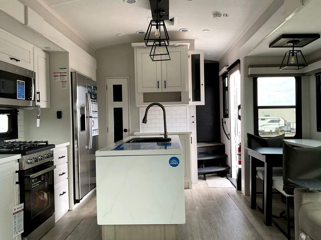 2026 JAYCO PINNACLE 32 RLTS - Image 8