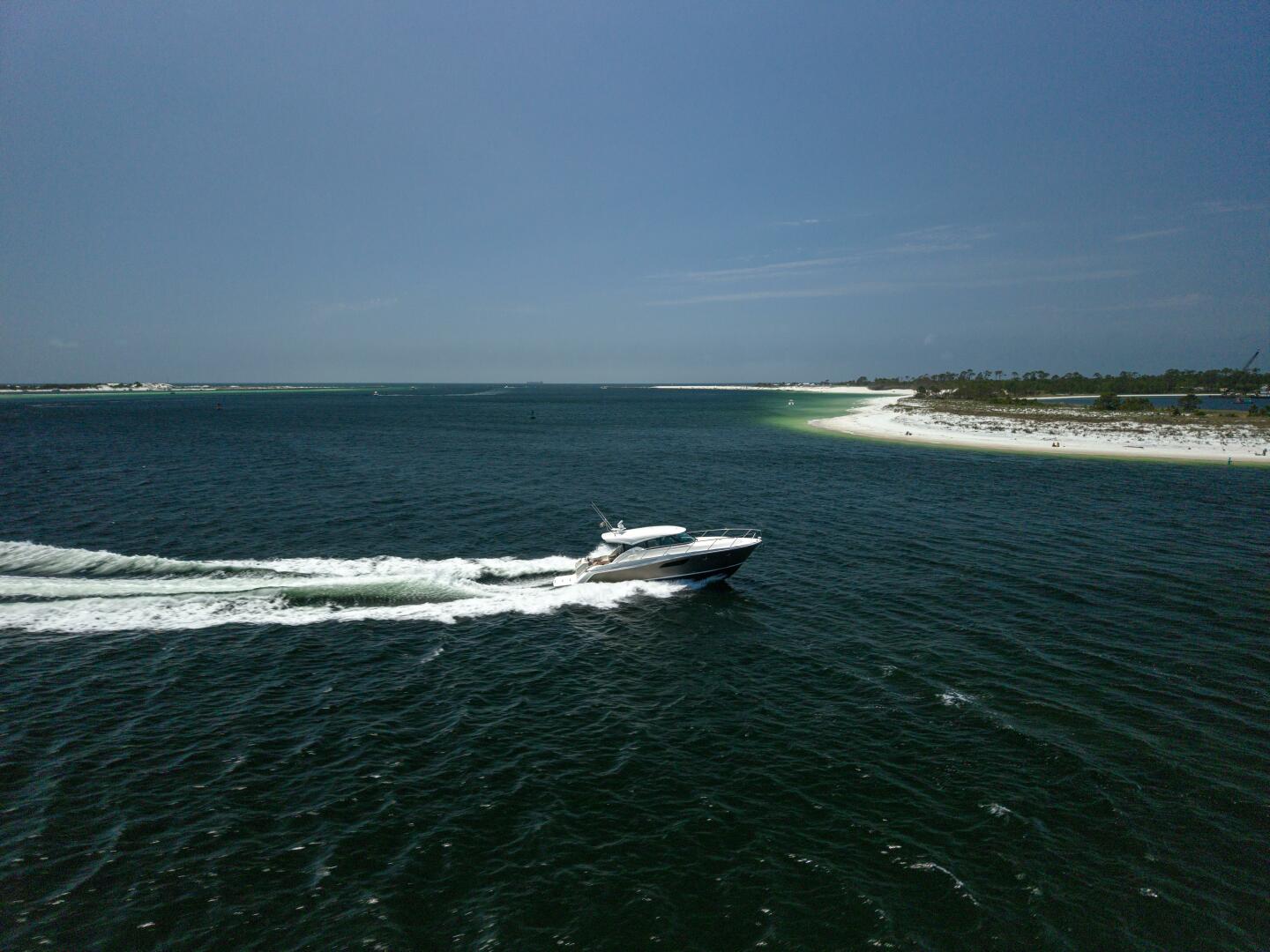 2015 Tiara Yachts 44 Coupe - Image 30