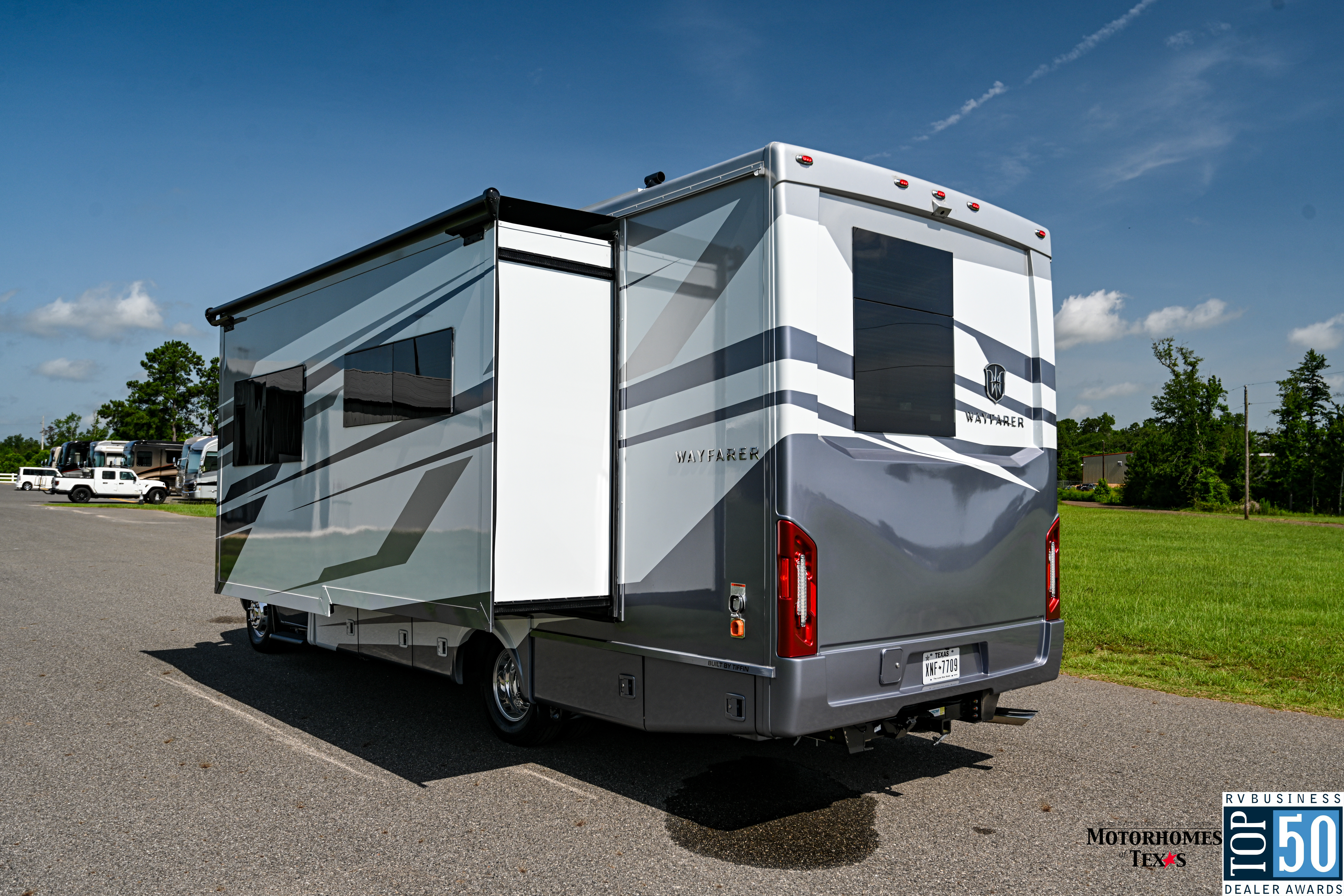 2026 Tiffin Wayfarer 25 XRW - exterior 3