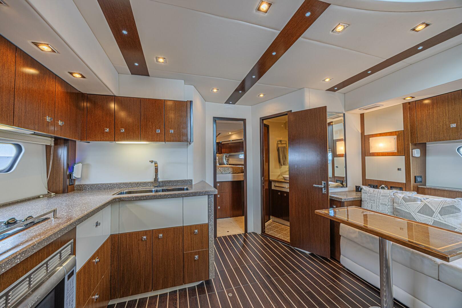 2012 Cruisers Yachts 48 Cantius - Image 31