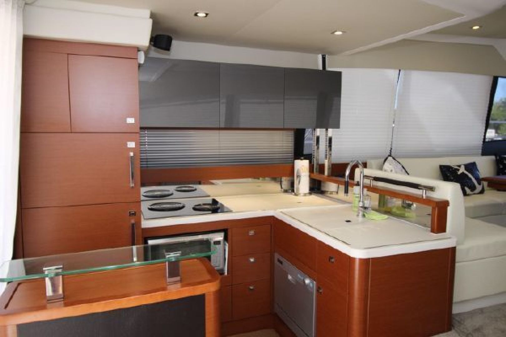 2015 PRESTIGE PRESTIGE 550 Base - Image 6