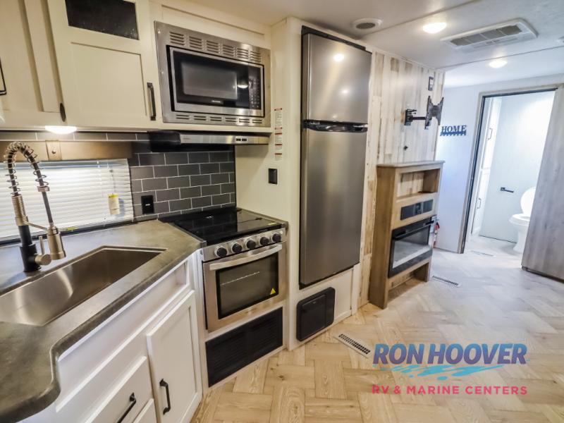 2023 PALOMINO 26RBSS - Image 13