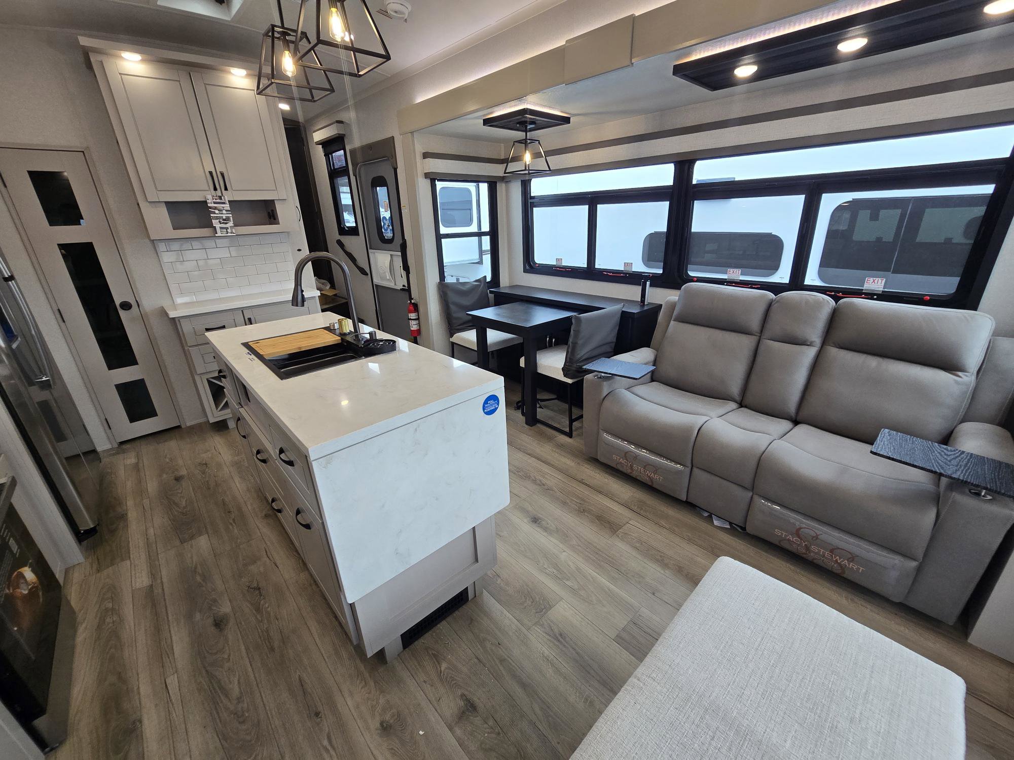 2026 JAYCO NORTH POINT 310RLTS - Image 17