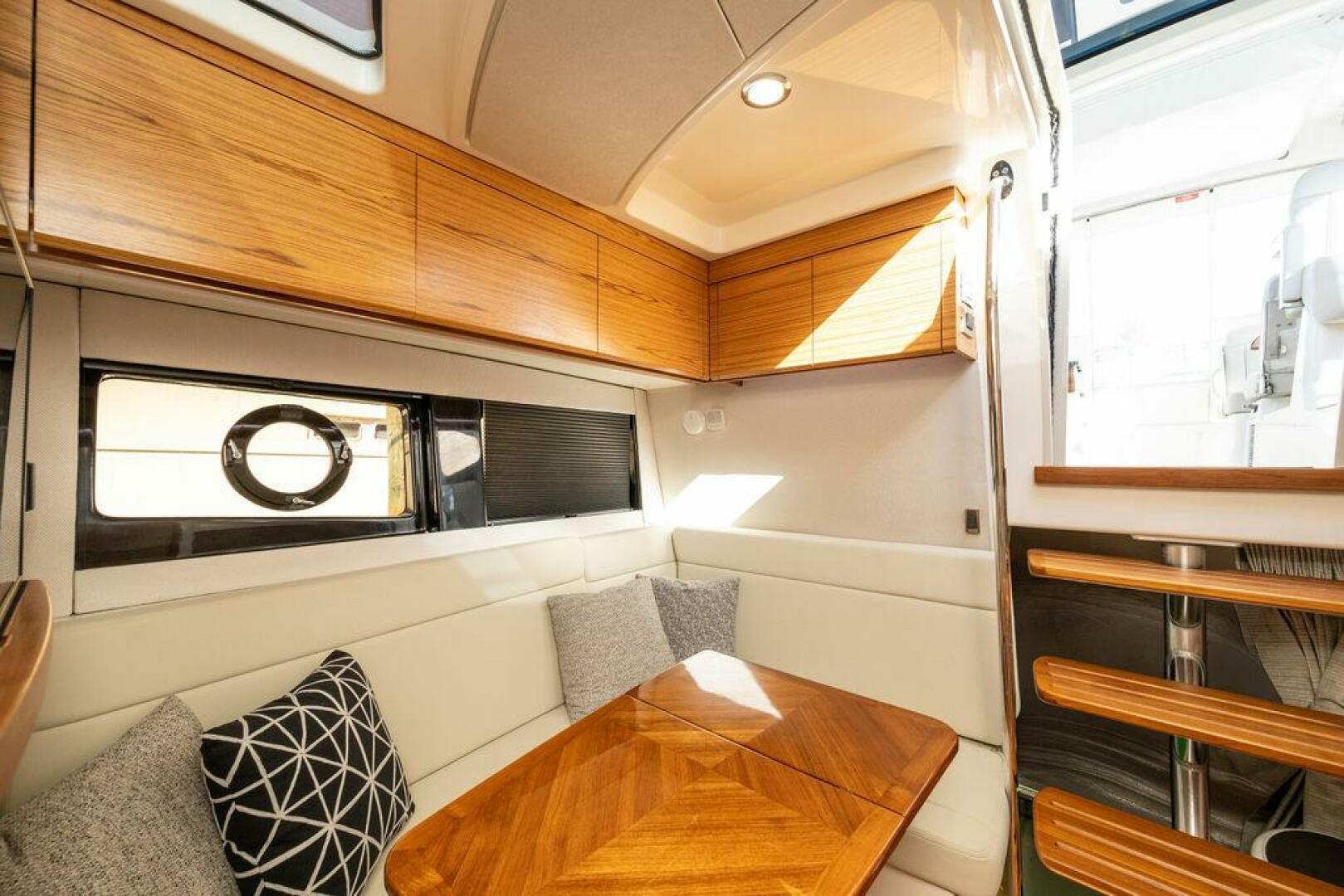 2023 Boston Whaler 405 Conquest - Image 34