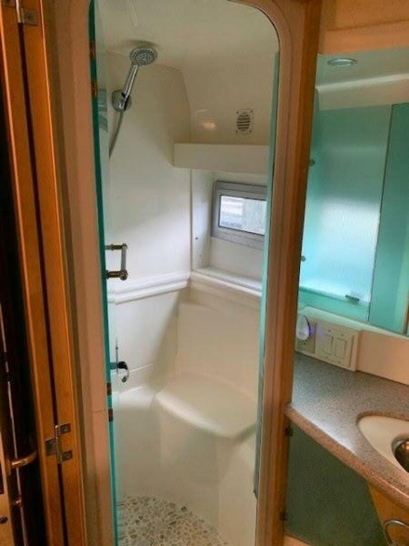 1996 Carver 455 Aft Cabin - Image 16