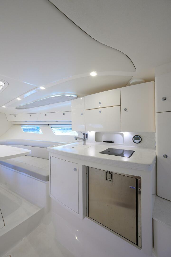 2023 Intrepid 41 Valor - Image 29