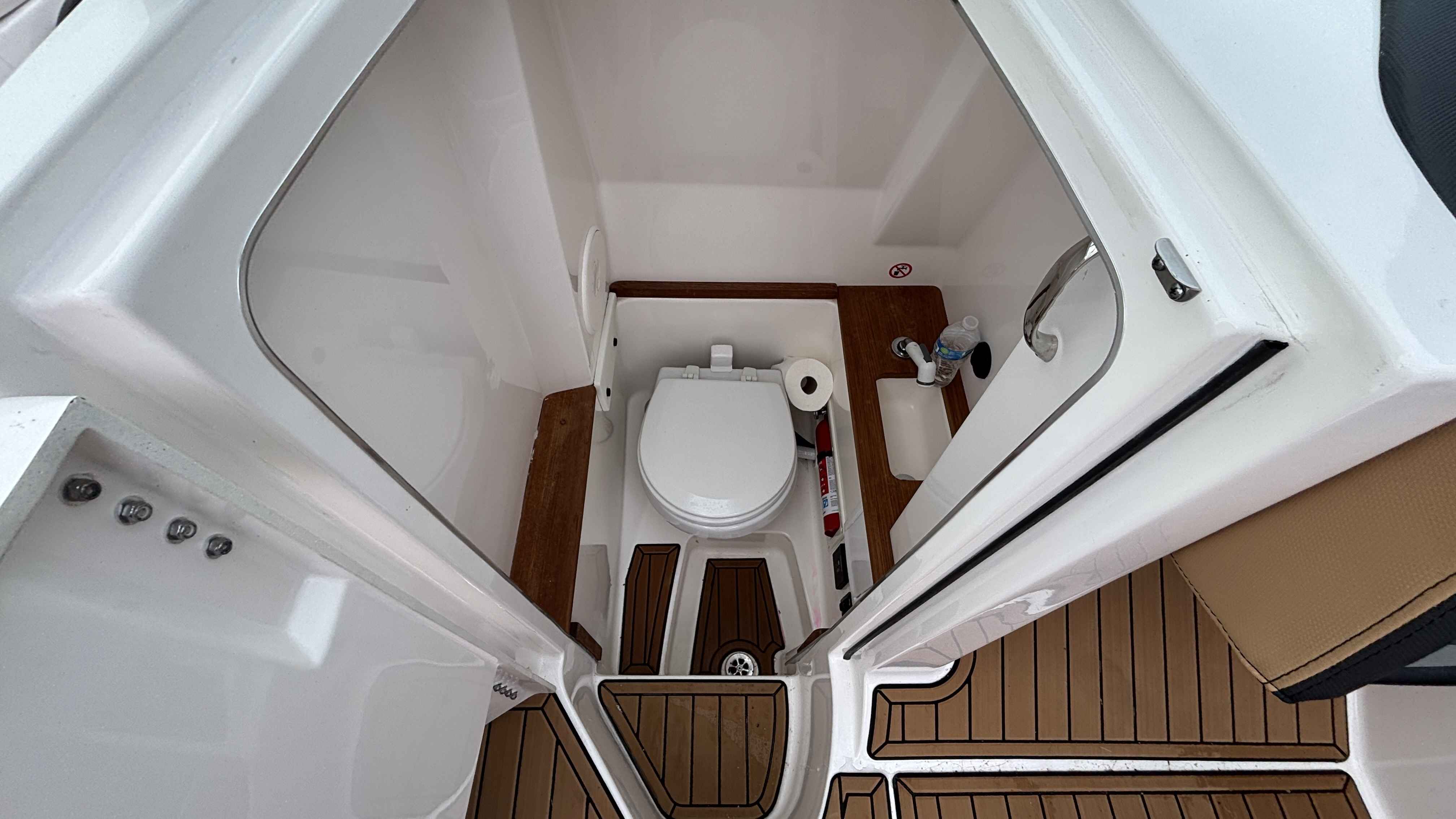 2022 MasterCraft X26 - Image 21