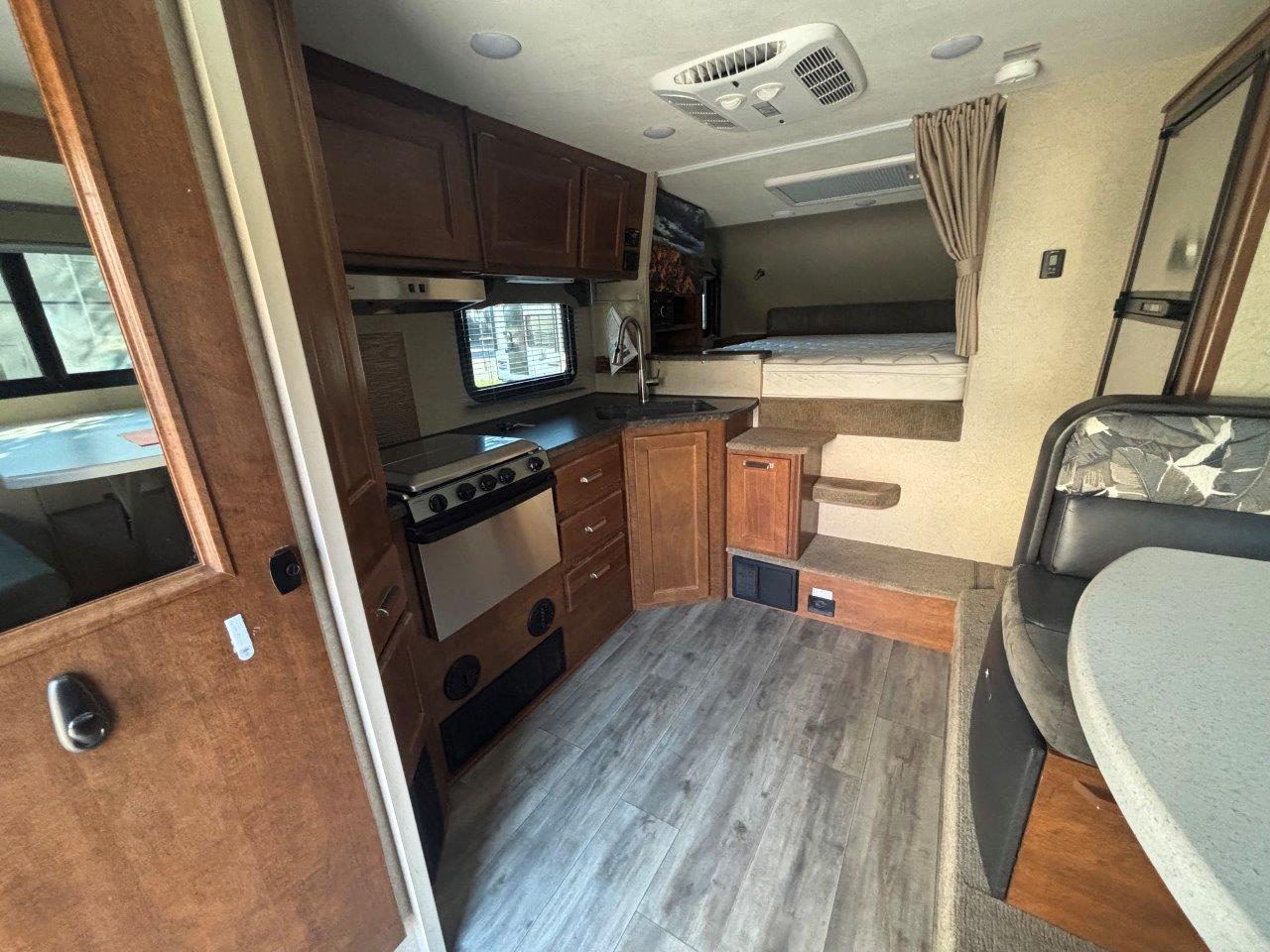 2019 Lance TC Long Bed 995 - Image 5